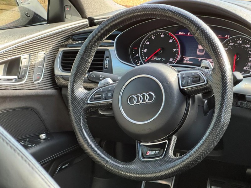 Audi RS 7 Vehicle Full-screen Gallery Image 13