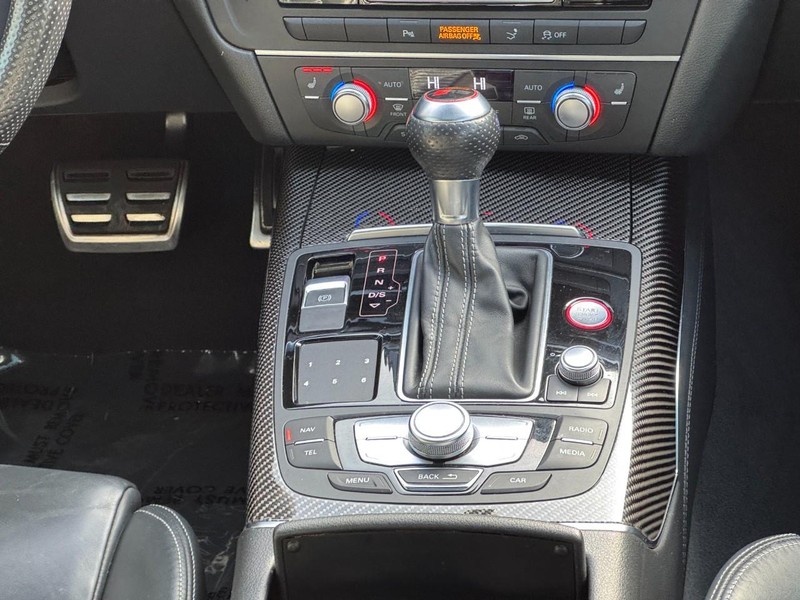 Audi RS 7 Vehicle Full-screen Gallery Image 15