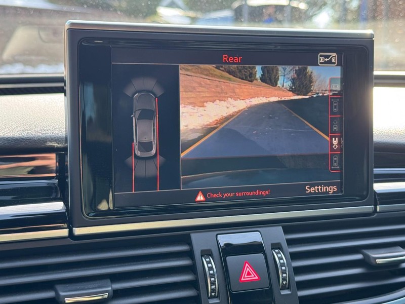 Audi RS 7 Vehicle Full-screen Gallery Image 24