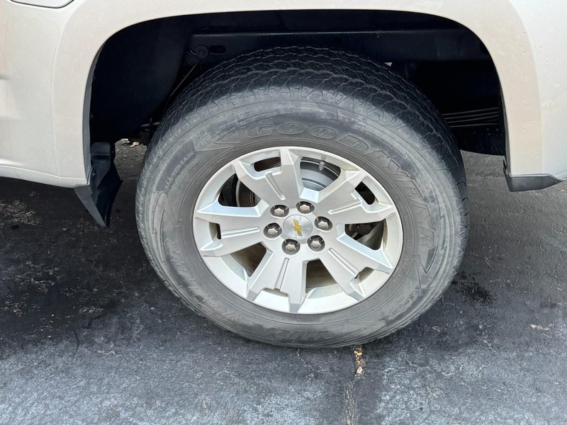 Chevrolet Colorado Vehicle Full-screen Gallery Image 05