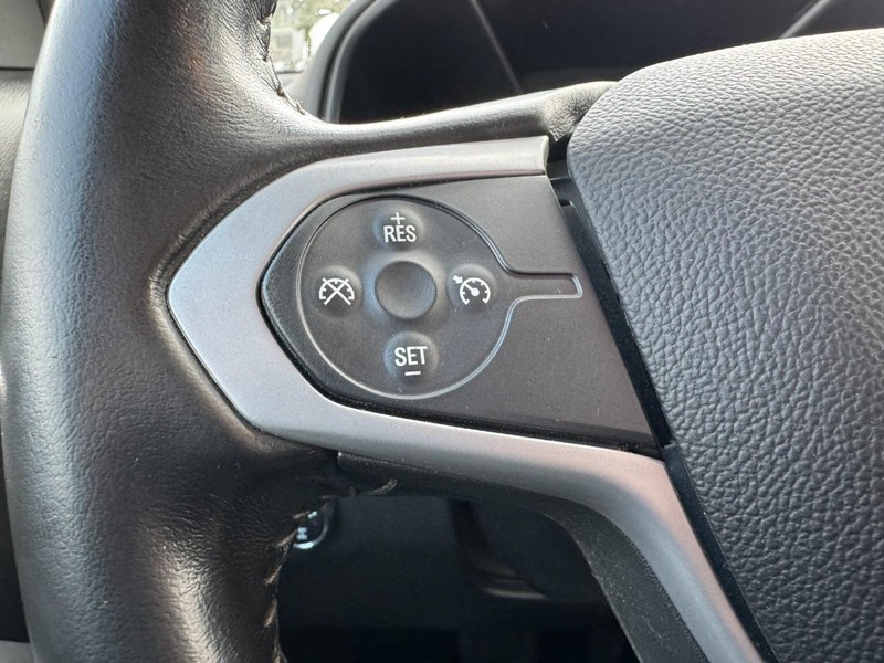 Chevrolet Colorado Vehicle Full-screen Gallery Image 16