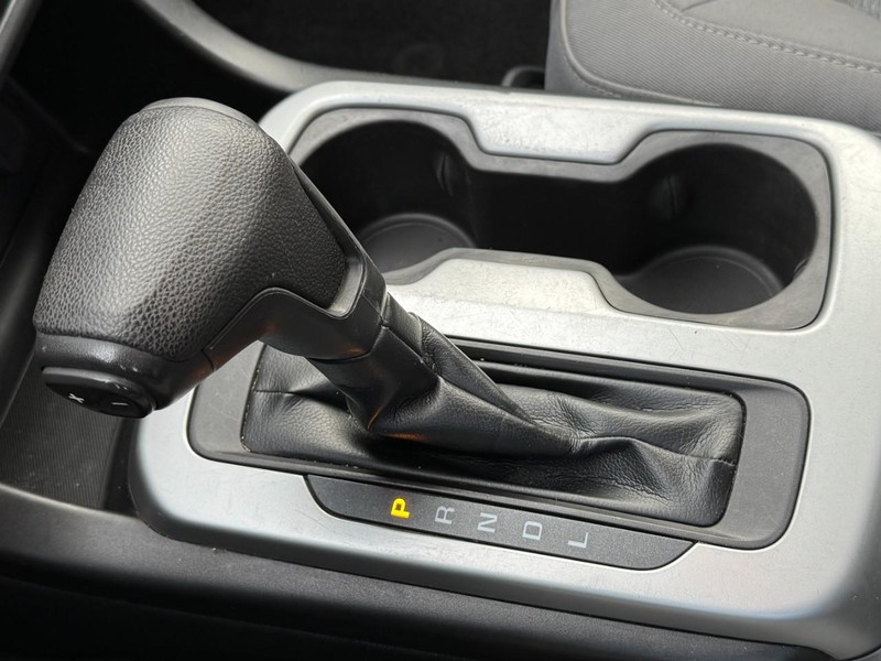 Chevrolet Colorado Vehicle Full-screen Gallery Image 19