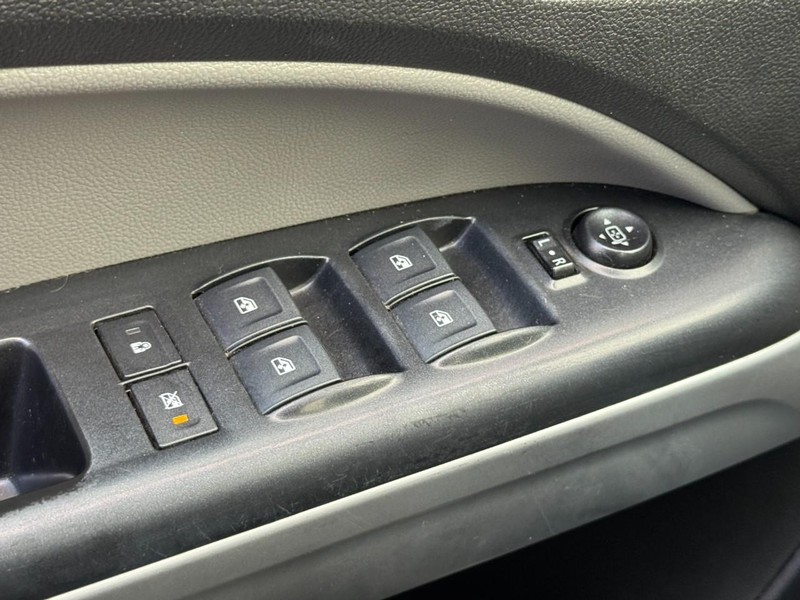 Chevrolet Colorado Vehicle Full-screen Gallery Image 21