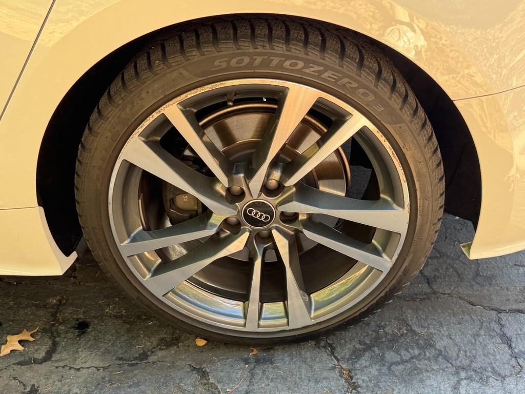 Audi S5 Sportback Vehicle Full-screen Gallery Image 05