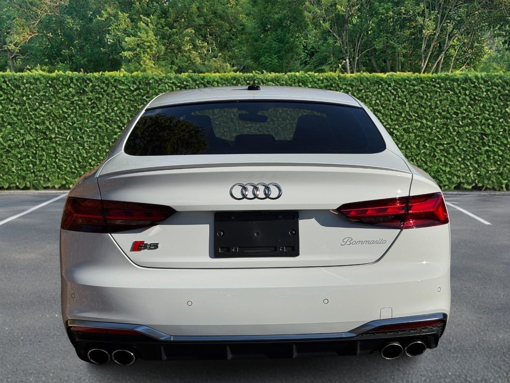 Audi S5 Sportback Vehicle Full-screen Gallery Image 08