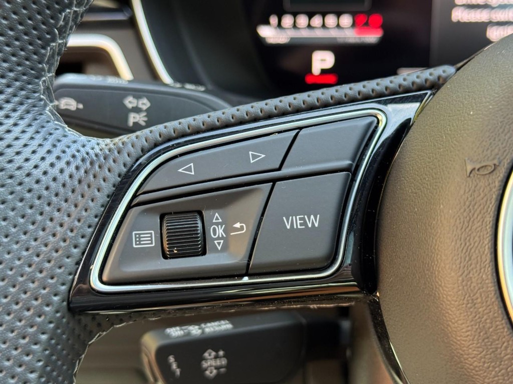 Audi S5 Sportback Vehicle Full-screen Gallery Image 17