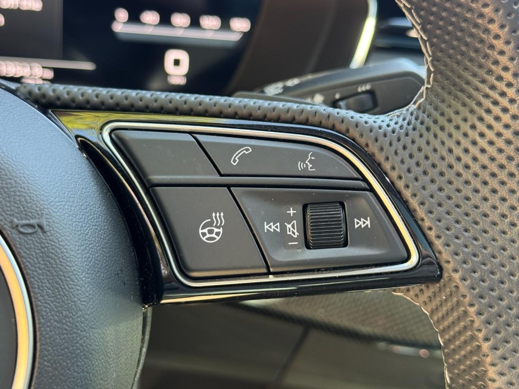 Audi S5 Sportback Vehicle Full-screen Gallery Image 18