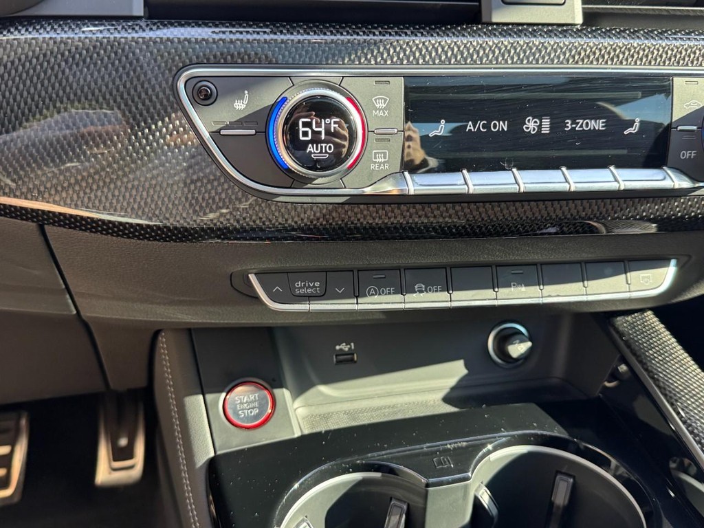 Audi S5 Sportback Vehicle Full-screen Gallery Image 21