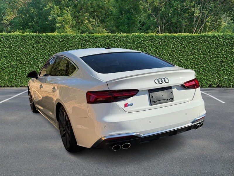Audi S5 Sportback Vehicle Full-screen Gallery Image 04