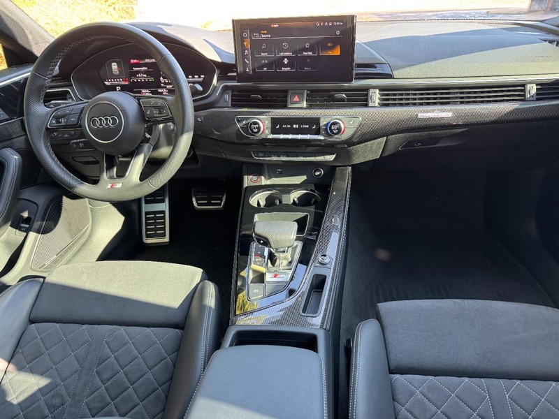 Audi S5 Sportback Vehicle Full-screen Gallery Image 11