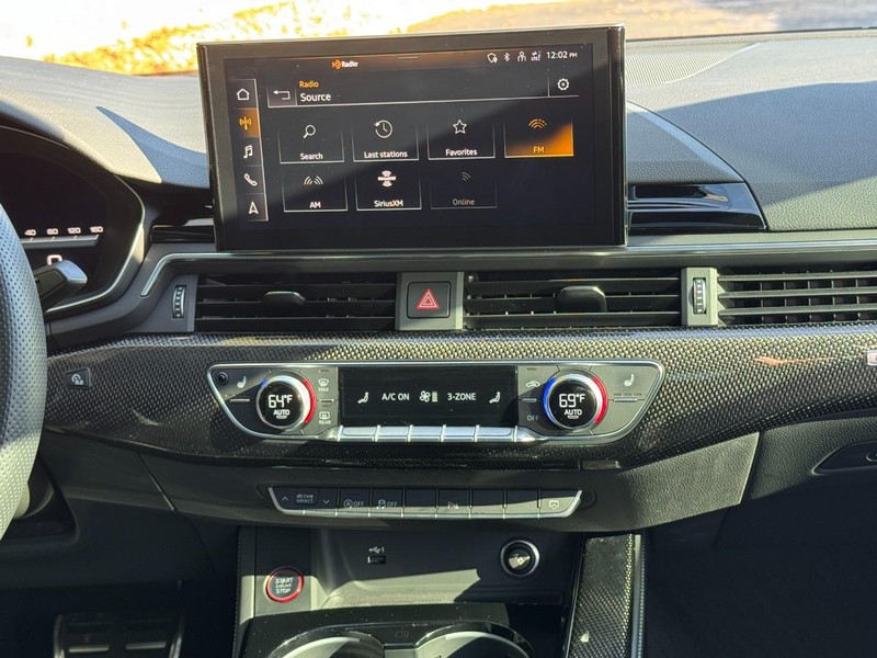 Audi S5 Sportback Vehicle Full-screen Gallery Image 13