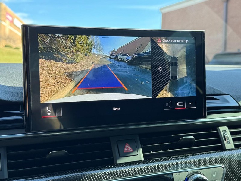 Audi S5 Sportback Vehicle Full-screen Gallery Image 22