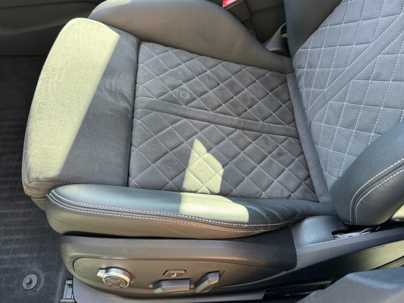 Audi S5 Sportback Vehicle Full-screen Gallery Image 24