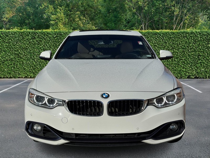 BMW 4 Series Vehicle Full-screen Gallery Image 07