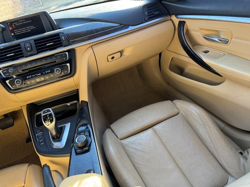 BMW 4 Series Vehicle Full-screen Gallery Image 15