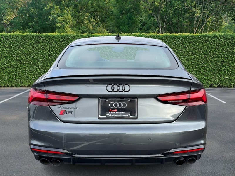 Audi S5 Sportback Vehicle Full-screen Gallery Image 08