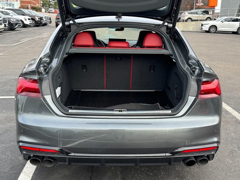 Audi S5 Sportback Vehicle Full-screen Gallery Image 09