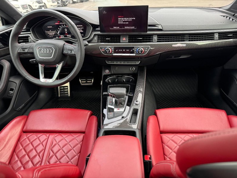 Audi S5 Sportback Vehicle Full-screen Gallery Image 11