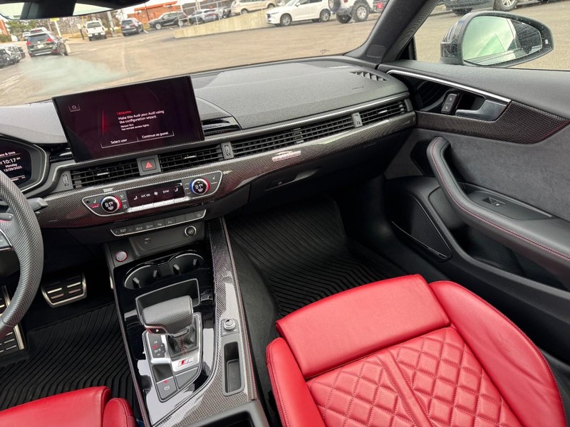 Audi S5 Sportback Vehicle Full-screen Gallery Image 15
