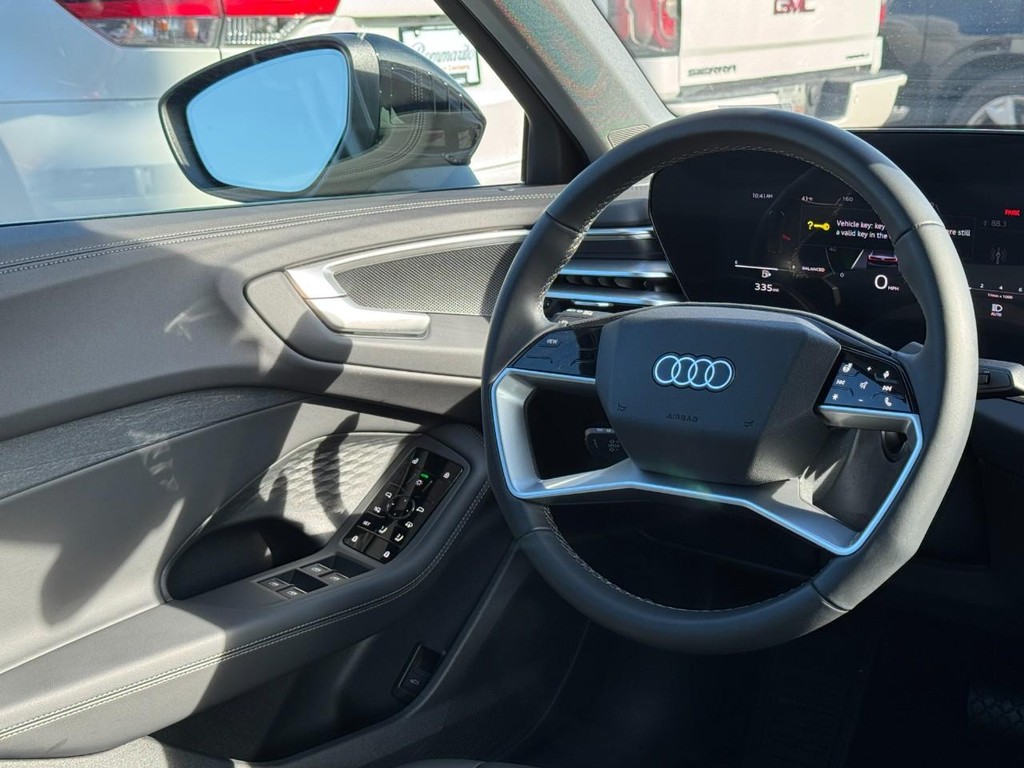 Audi A5 Vehicle Full-screen Gallery Image 12