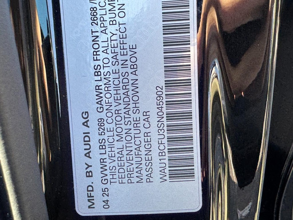 Audi A5 Vehicle Full-screen Gallery Image 26