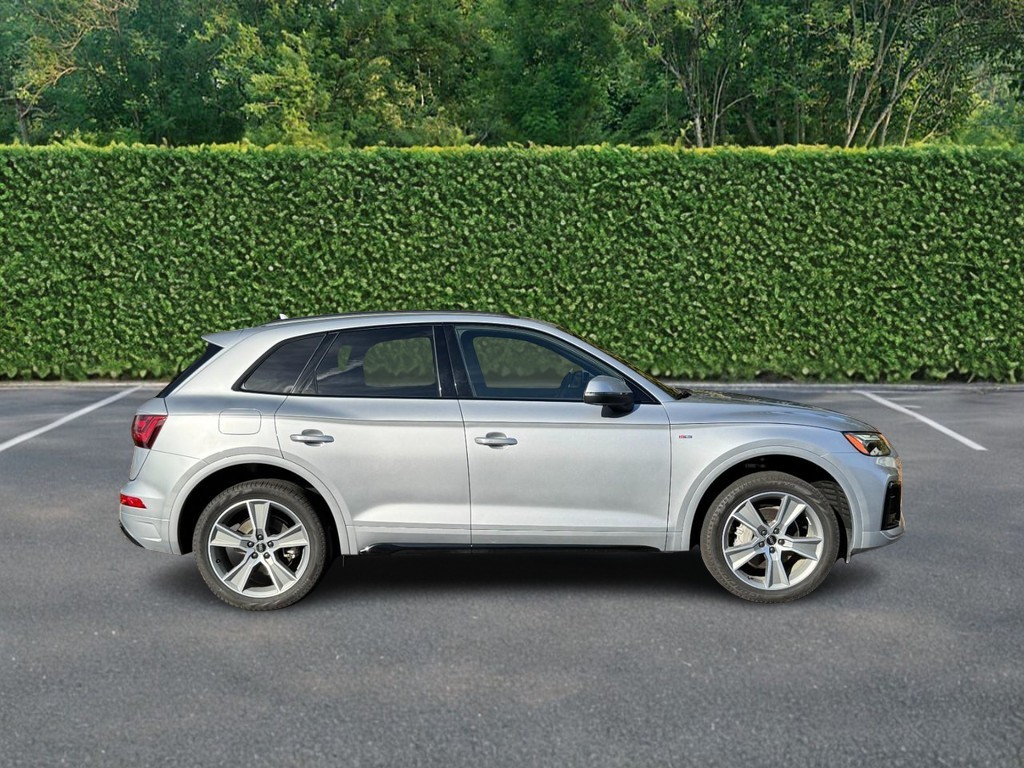 Audi Q5 Vehicle Full-screen Gallery Image 02