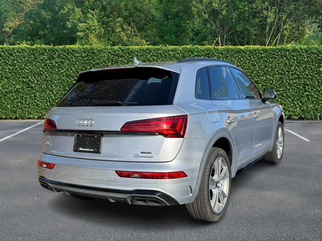 Audi Q5 Vehicle Full-screen Gallery Image 03
