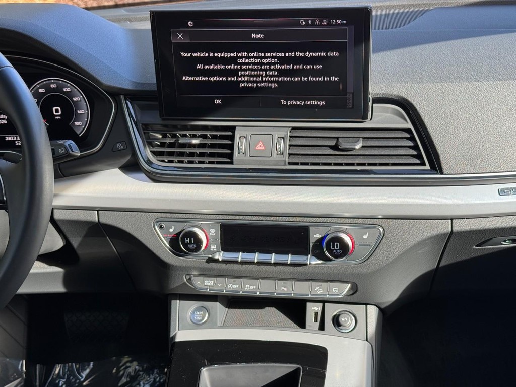 Audi Q5 Vehicle Full-screen Gallery Image 13