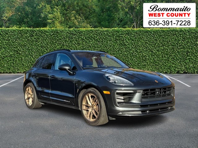 Ellisville MO 2023 Porsche Macan more details - porsche macan