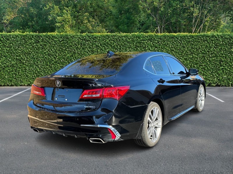 Acura TLX Vehicle Full-screen Gallery Image 03