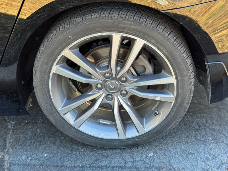 Acura TLX Vehicle Full-screen Gallery Image 05