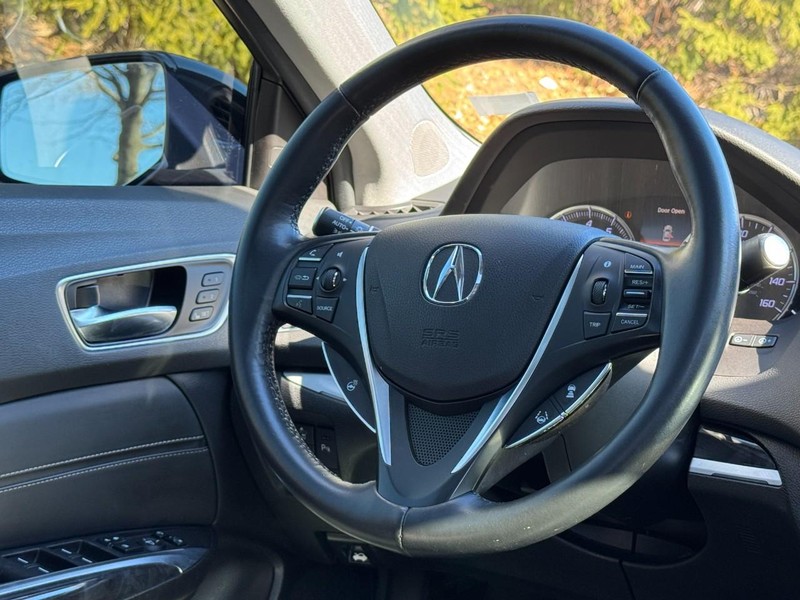 Acura TLX Vehicle Full-screen Gallery Image 12