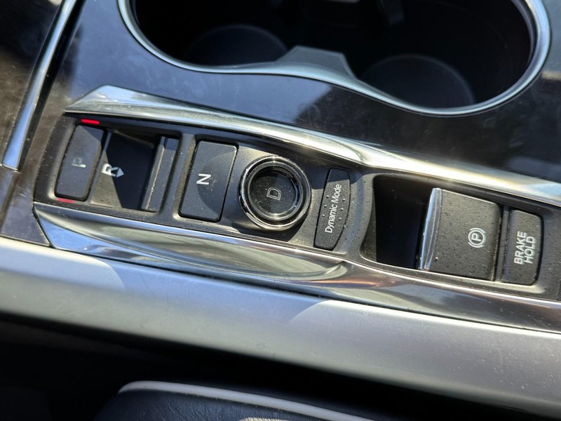 Acura TLX Vehicle Full-screen Gallery Image 20