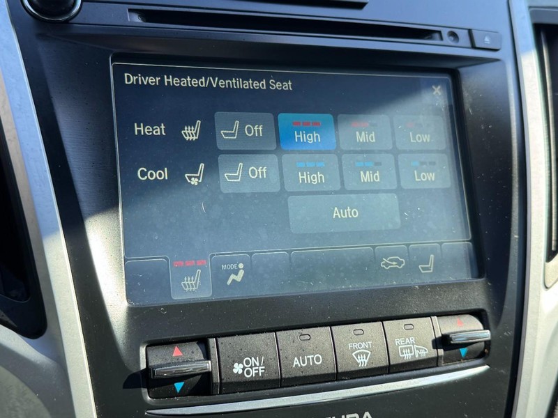 Acura TLX Vehicle Full-screen Gallery Image 21