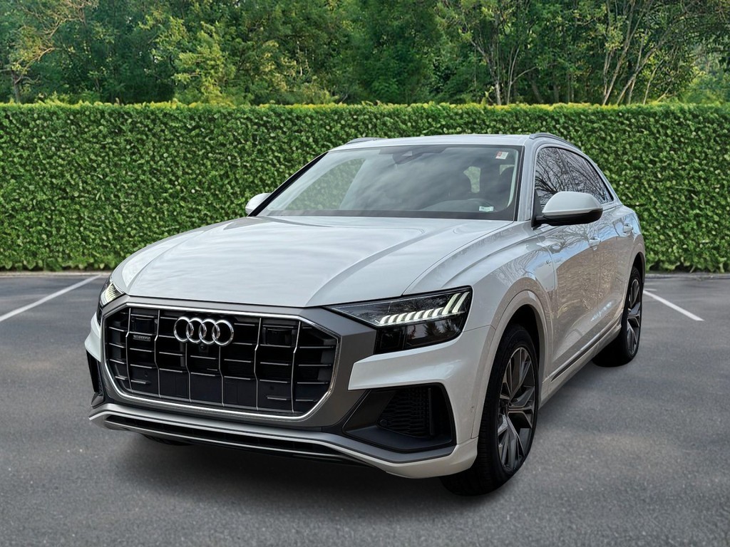 Audi Q8 Vehicle Full-screen Gallery Image 06