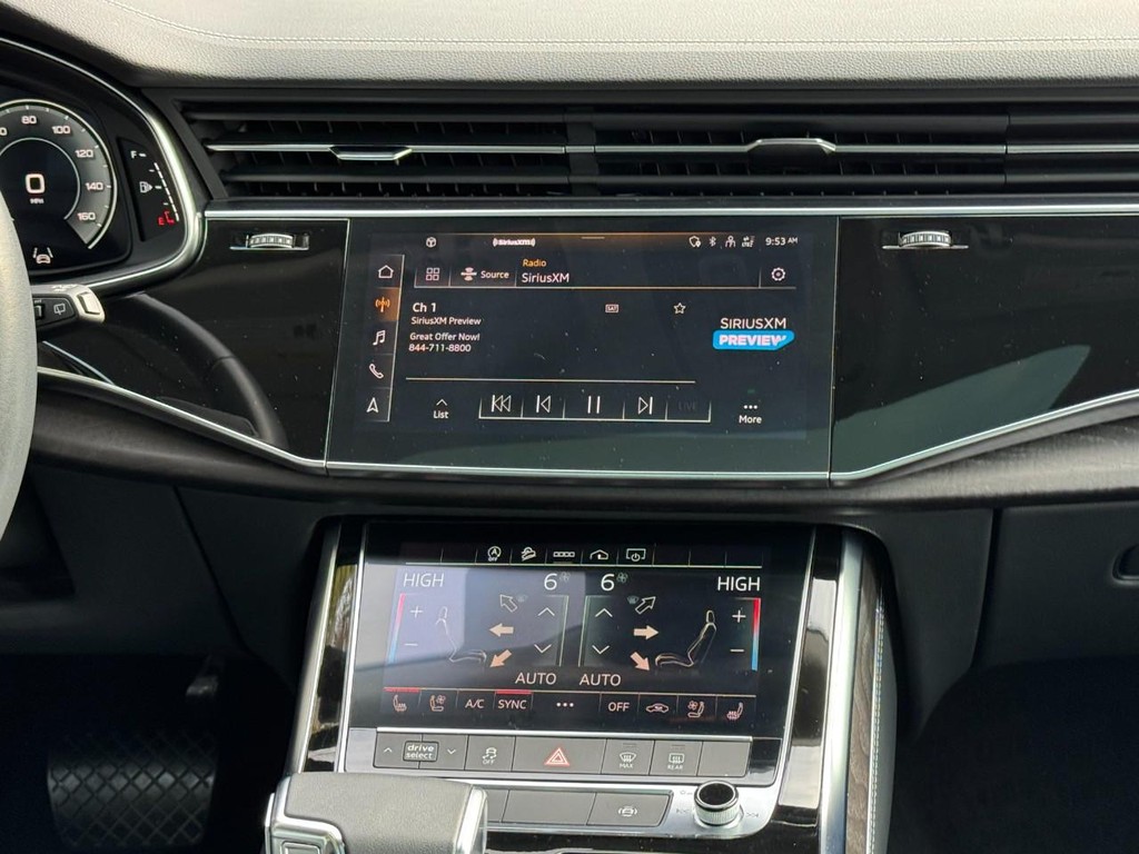 Audi Q8 Vehicle Full-screen Gallery Image 13