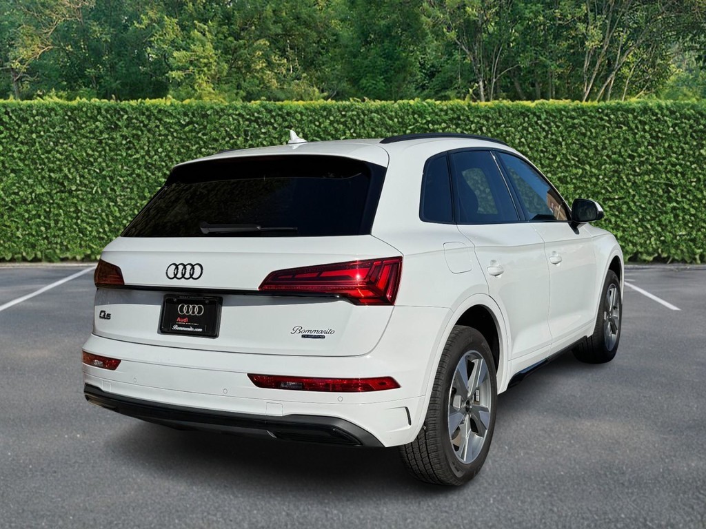 Audi Q5 Vehicle Full-screen Gallery Image 03