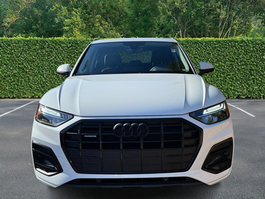 Audi Q5 Vehicle Full-screen Gallery Image 07