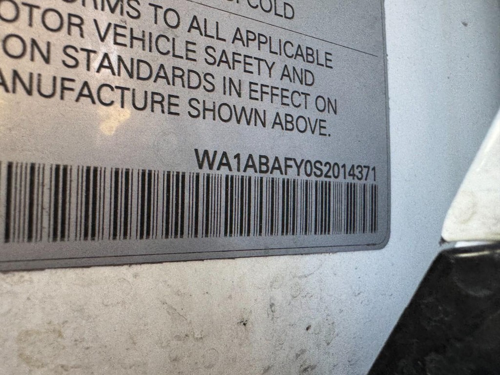 Audi Q5 Vehicle Full-screen Gallery Image 24