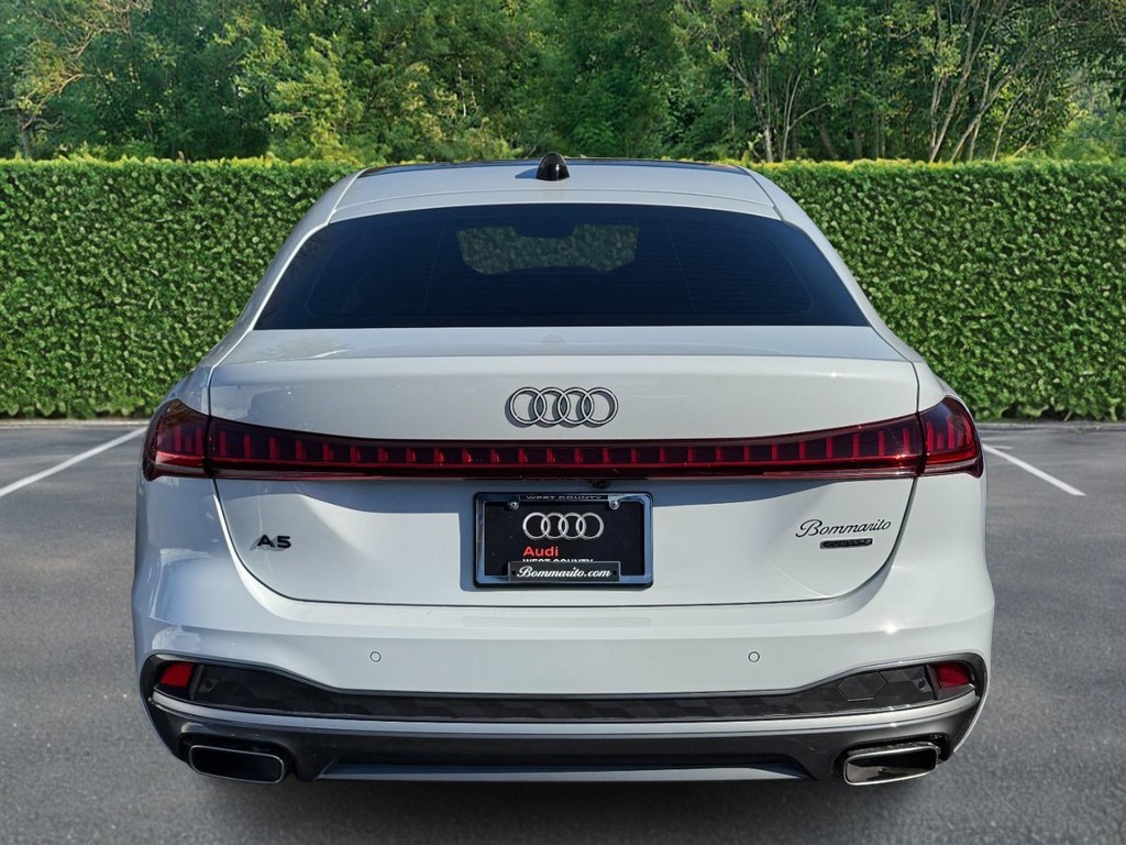 Audi A5 Vehicle Full-screen Gallery Image 08