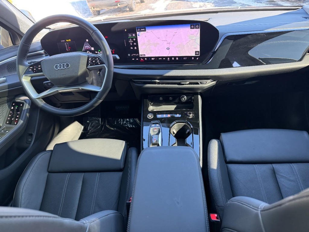 Audi A5 Vehicle Full-screen Gallery Image 11