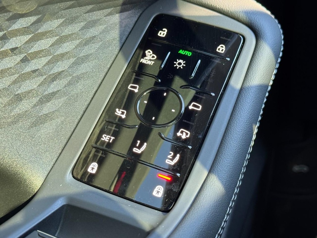 Audi A5 Vehicle Full-screen Gallery Image 16