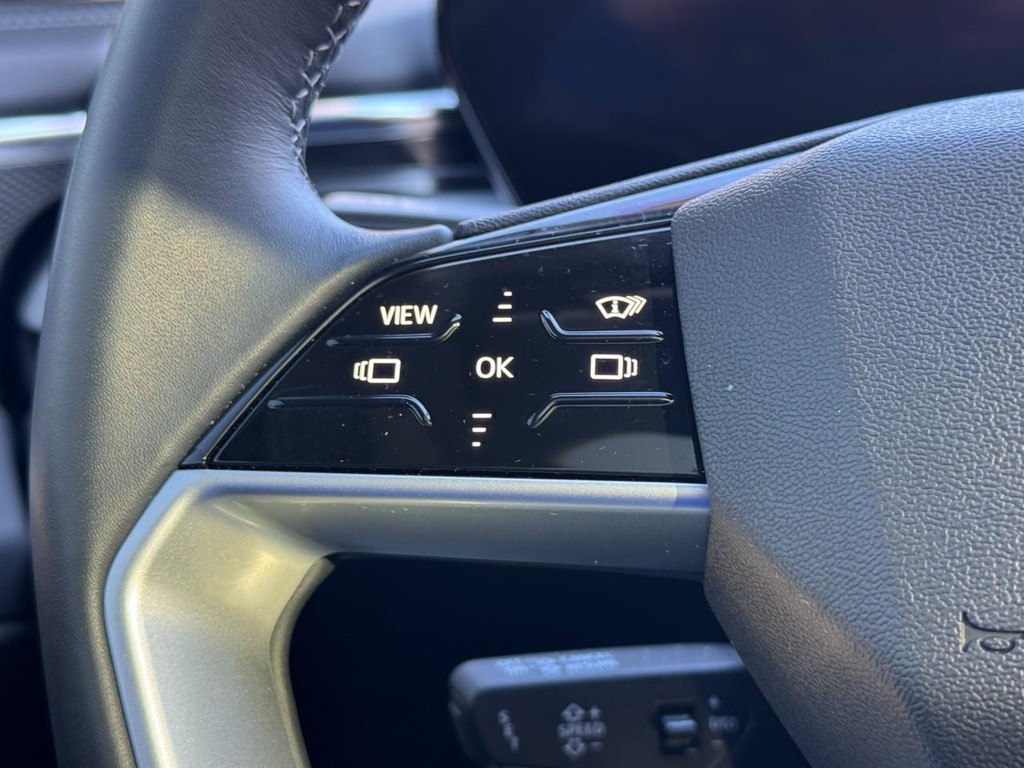 Audi A5 Vehicle Full-screen Gallery Image 17