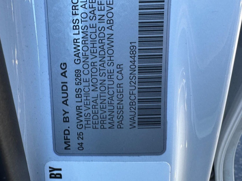 Audi A5 Vehicle Full-screen Gallery Image 23