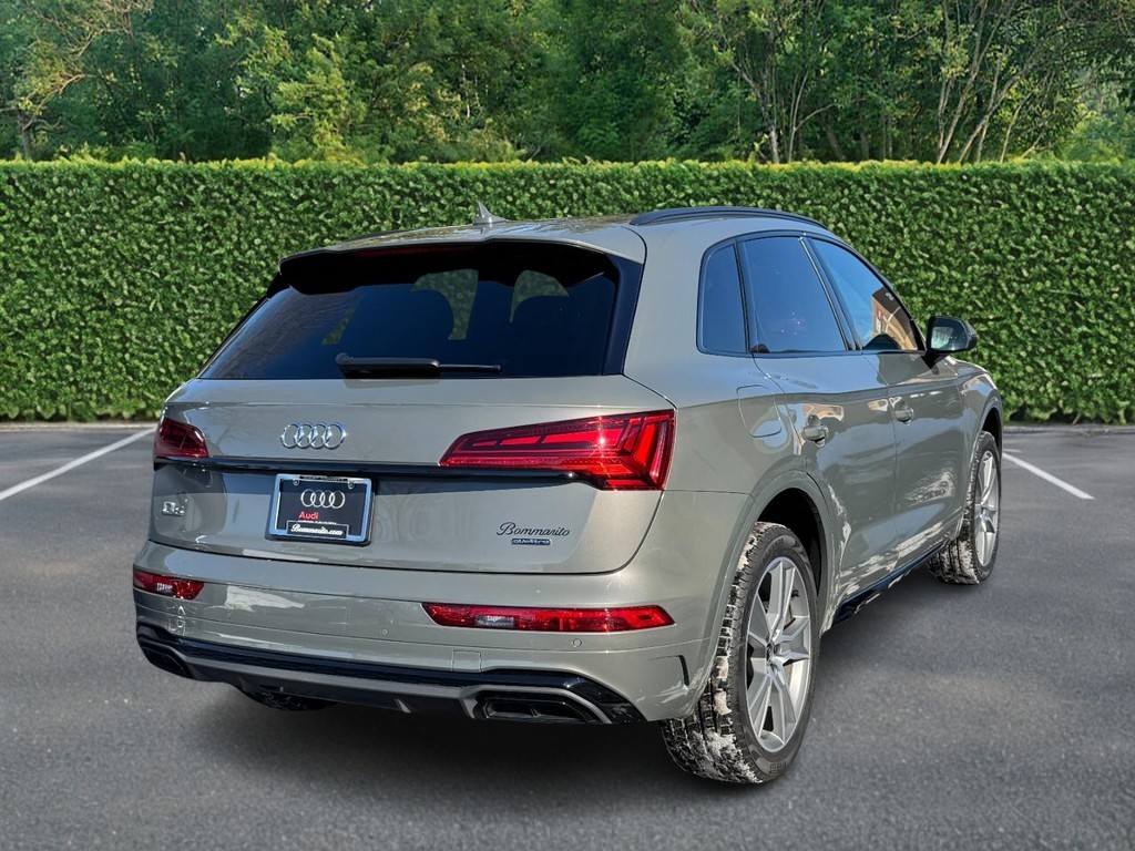 Audi Q5 Vehicle Full-screen Gallery Image 03