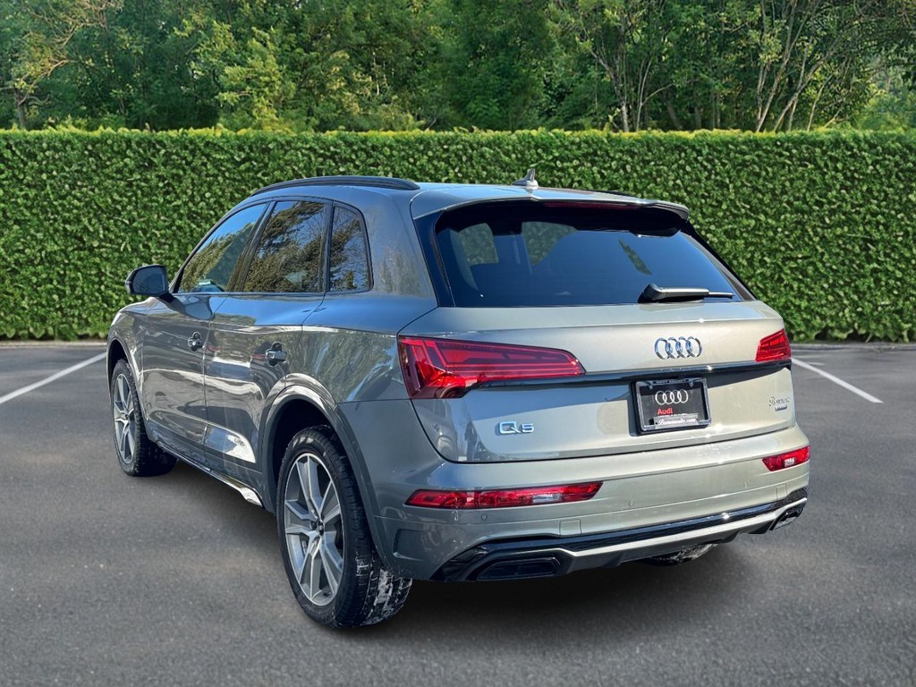 Audi Q5 Vehicle Full-screen Gallery Image 04