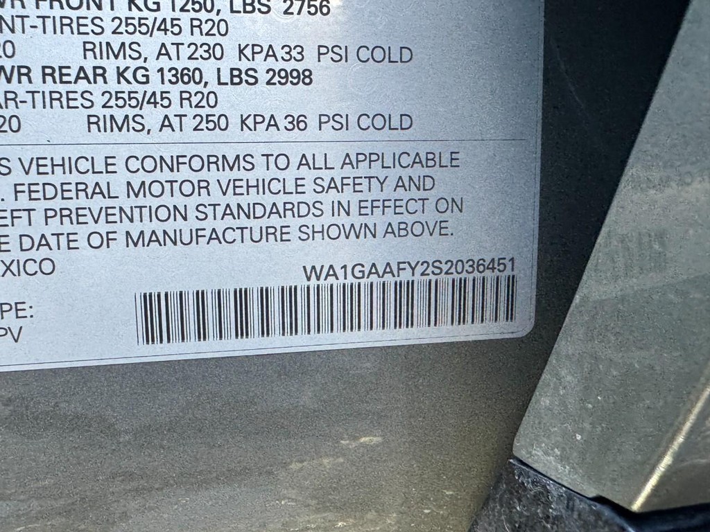 Audi Q5 Vehicle Full-screen Gallery Image 24