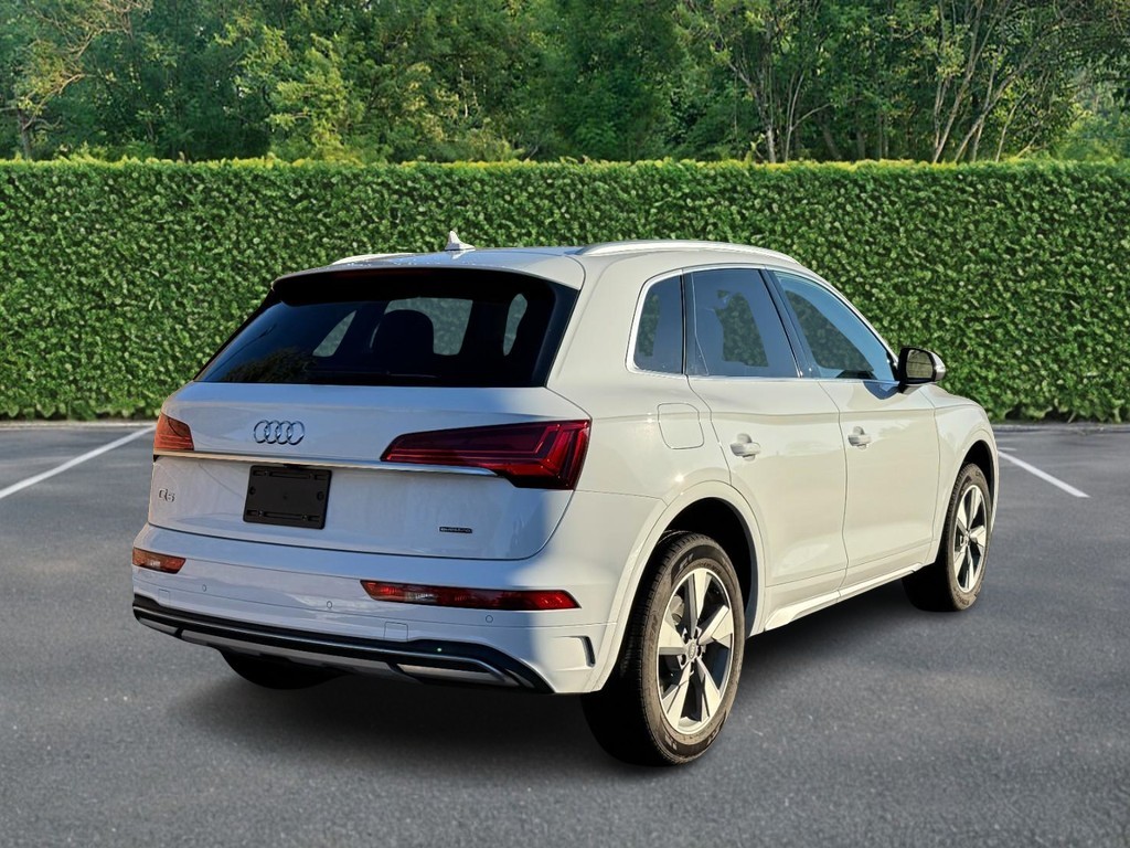 Audi Q5 Vehicle Full-screen Gallery Image 03