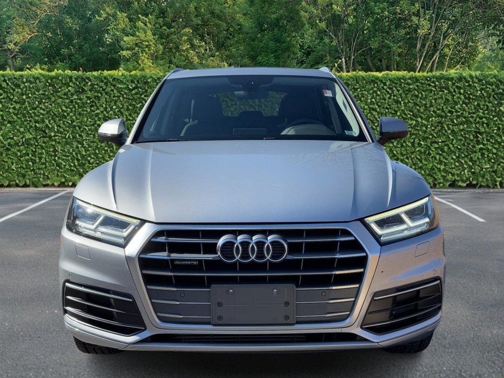 Audi Q5 Vehicle Full-screen Gallery Image 07