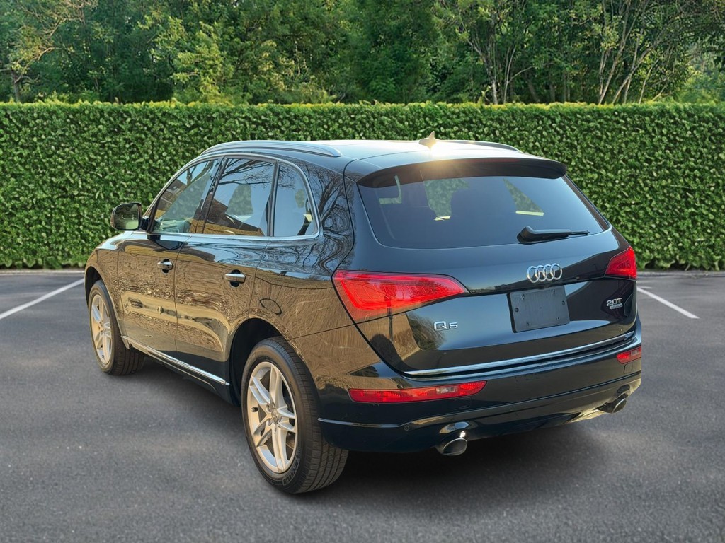 Audi Q5 Vehicle Full-screen Gallery Image 04